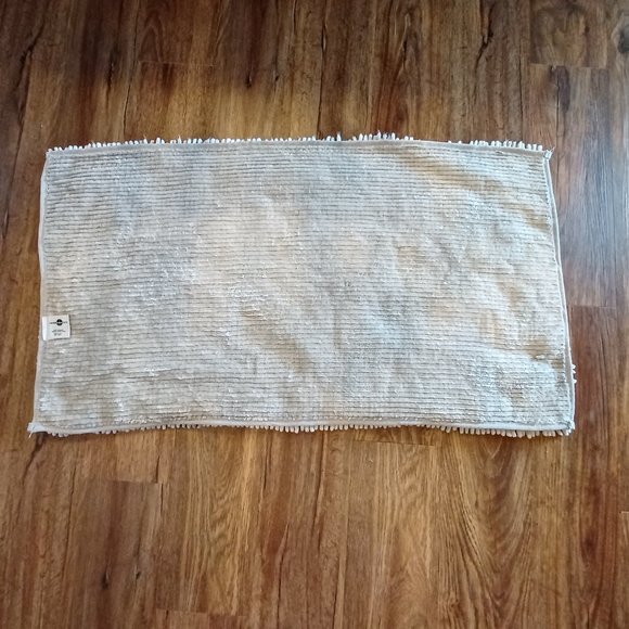 Bathroom Rug, Medium Gray Color, 20 inches x 36 inches - Picture 6 of 6